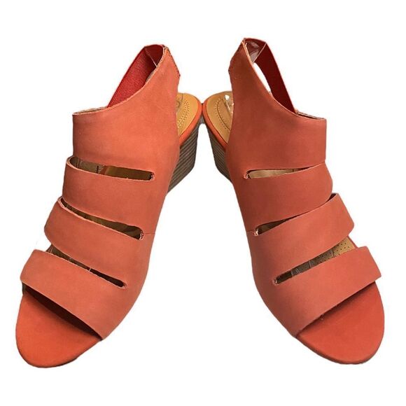 CC CORSO COMO Ontariss Hot Sauce Women's Wedge Sandals NEW 6.5 - Picture 3 of 6